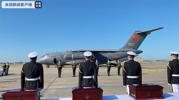 ▲▼今天上午9時，中韓雙方在仁川國際機場舉行志願軍遺骸交接儀式。（圖／取自央視）