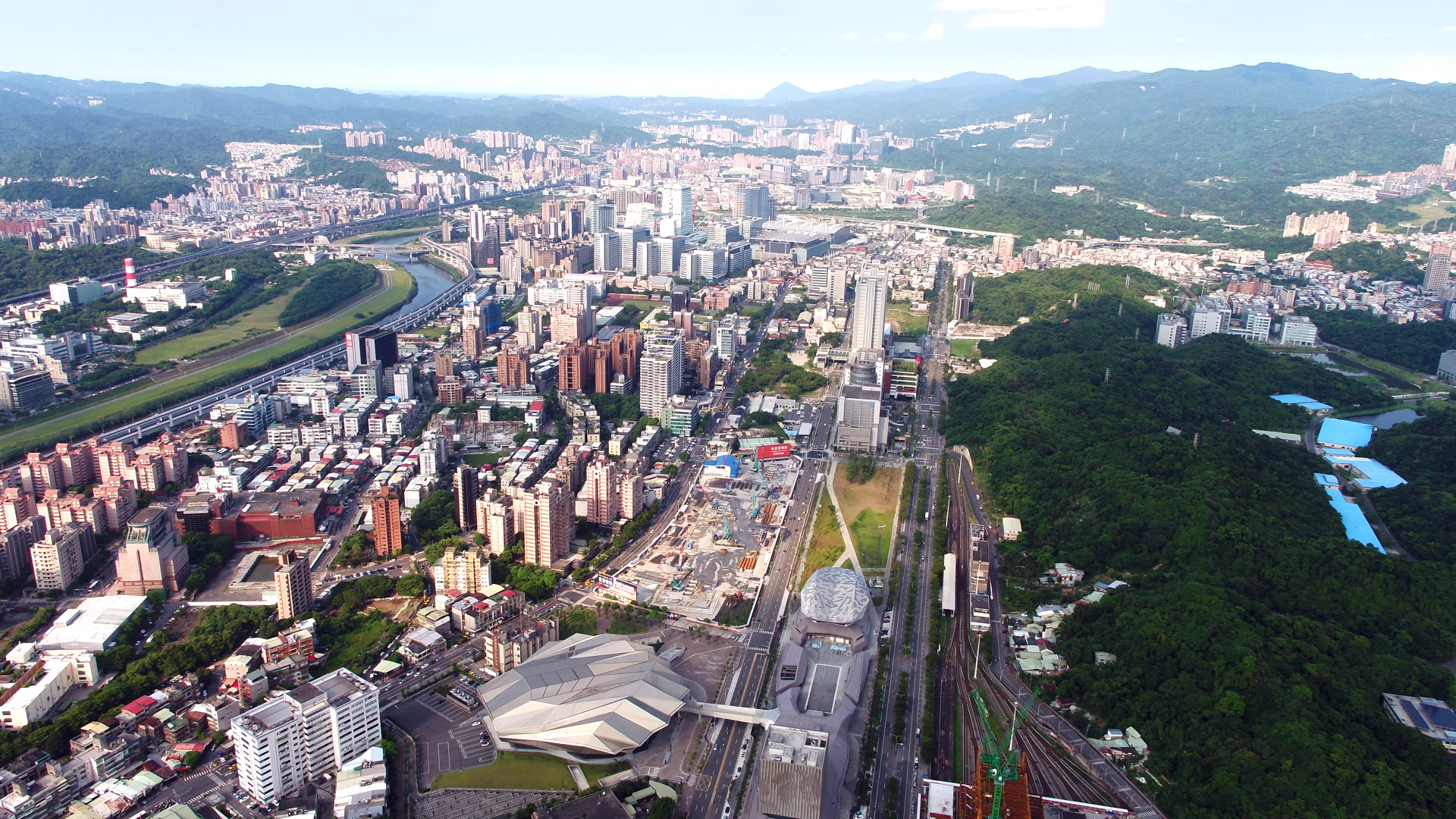 ▲▼南港軟體園區,南港經貿園區,南港金融園區,南港展覽館,台北流行音樂中心,世界明珠,豪宅,南港山。（圖／記者姜國輝攝）