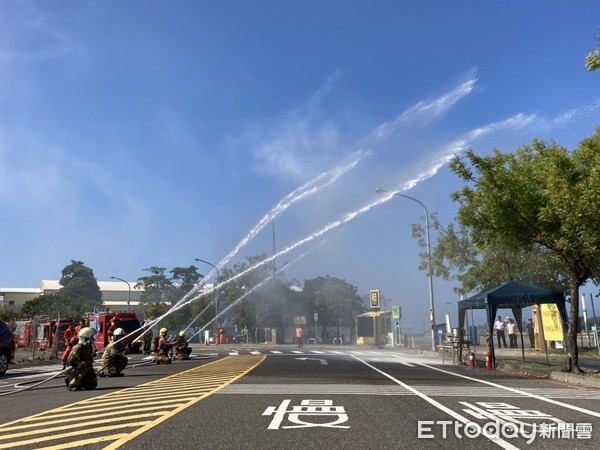 ▲讓全國民眾來台南觀賞絢麗的煙火能開心又平安，台南市消防局辦理國慶活動救災、救護演練。（圖／記者林悅翻攝，下同）