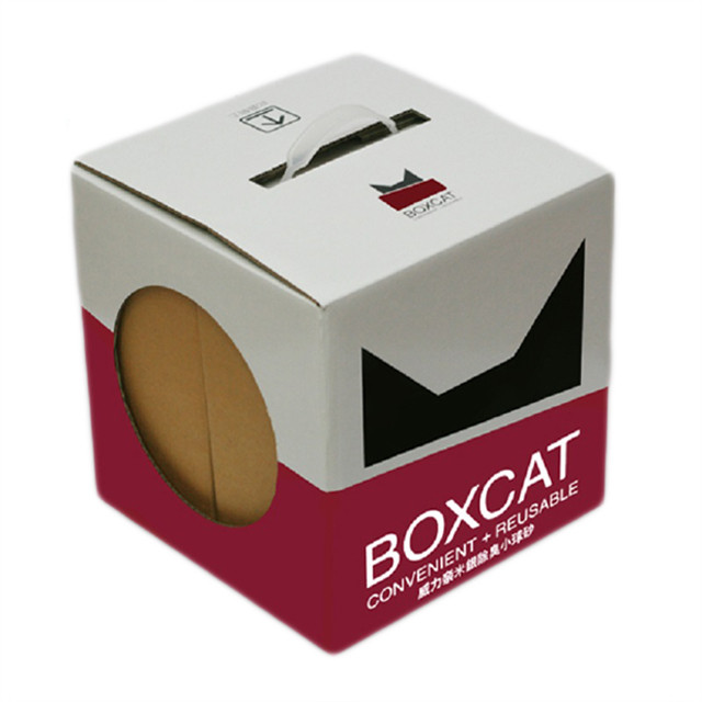 ▲盒子可以當貓屋！BOXCAT 頂級除臭無塵貓砂限時7折　寵物雲網購特價中。（圖／記者謝侑霖攝）