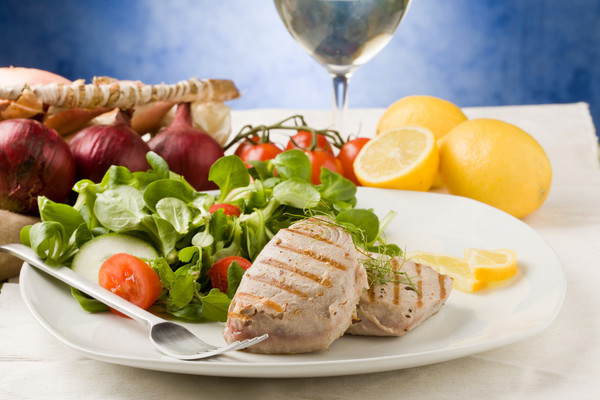 地中海飲食法不止能減肥，也有效預防心血管疾病、降低膽固醇，幫助預防失智症。（圖／取自ingimage）