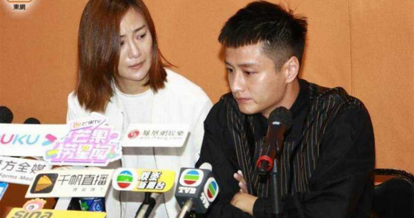 醜聞爆發後，朱智賢在男友謝東閔的陪同下開記者會。（圖／翻攝自東網）