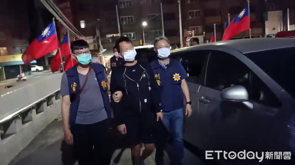 ▲積欠70萬債務遭妨害自由,鳳警抽絲剝繭識破為自導自演 。(圖/記者洪靖宜翻攝) ▲積欠70萬債務遭妨害自由,鳳警抽絲剝繭識破為自導自演 。(圖/記者洪靖宜翻攝)