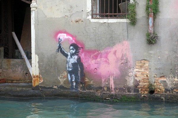 ▲班克斯在維納斯的街頭藝術（圖／翻攝自Instagram／Banksy）