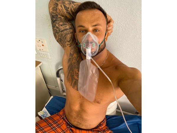 ▲▼健身網紅司徒如克（Dmitriy Stuzhuk）在Instagram上向粉絲展示他如何依靠氧氣設備來呼吸。（圖／翻攝自Instagram／@stuzhuk_dmitriy）