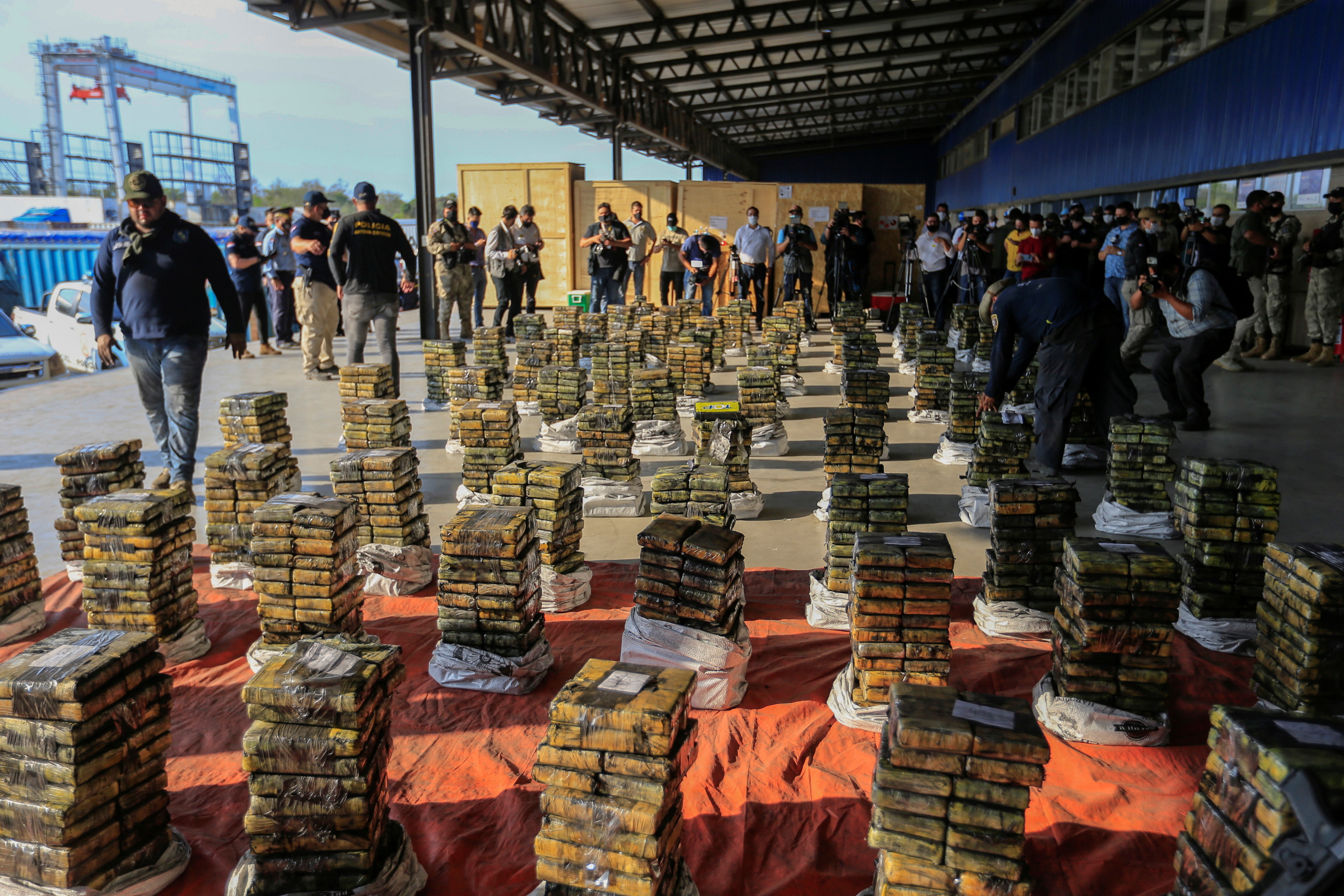 ▲▼巴拉圭破獲該國史上最大宗古柯鹼案。（圖／路透）