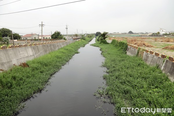 ▲黃偉哲市長相當重視麻豆區居民淹水問題，水利局持續進行排水整治，為市民早日脫離水患盡最大努力。（圖／記者林悅翻攝，下同）