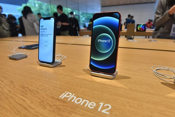 ▲▼Apple 信義A13iPhone12開賣 。（圖／記者李毓康攝）