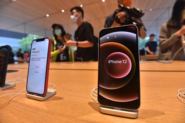 ▲▼Apple 信義A13iPhone12開賣 。（圖／記者李毓康攝）