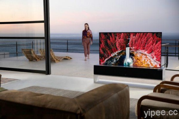 ▲▼LG 首款可捲式 OLED 電視在南韓上市！要價新台幣 252 萬超驚人。（圖／三嘻行動哇提供）