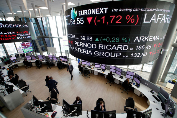 ▲▼泛歐交易所（Euronext）在法國拉德芳斯（La Defense）的股市操作總部，。（圖／路透）