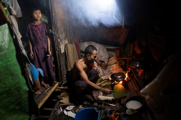 ▲▼ 新冠肺炎疫情衝擊，緬甸部分人民要靠吃老鼠蛇類過活。（圖／路透）
