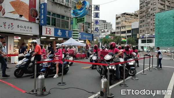 ▲高雄兩商圈聯手外送平台搶攻宅經濟     。（圖／記者洪靖宜翻攝）