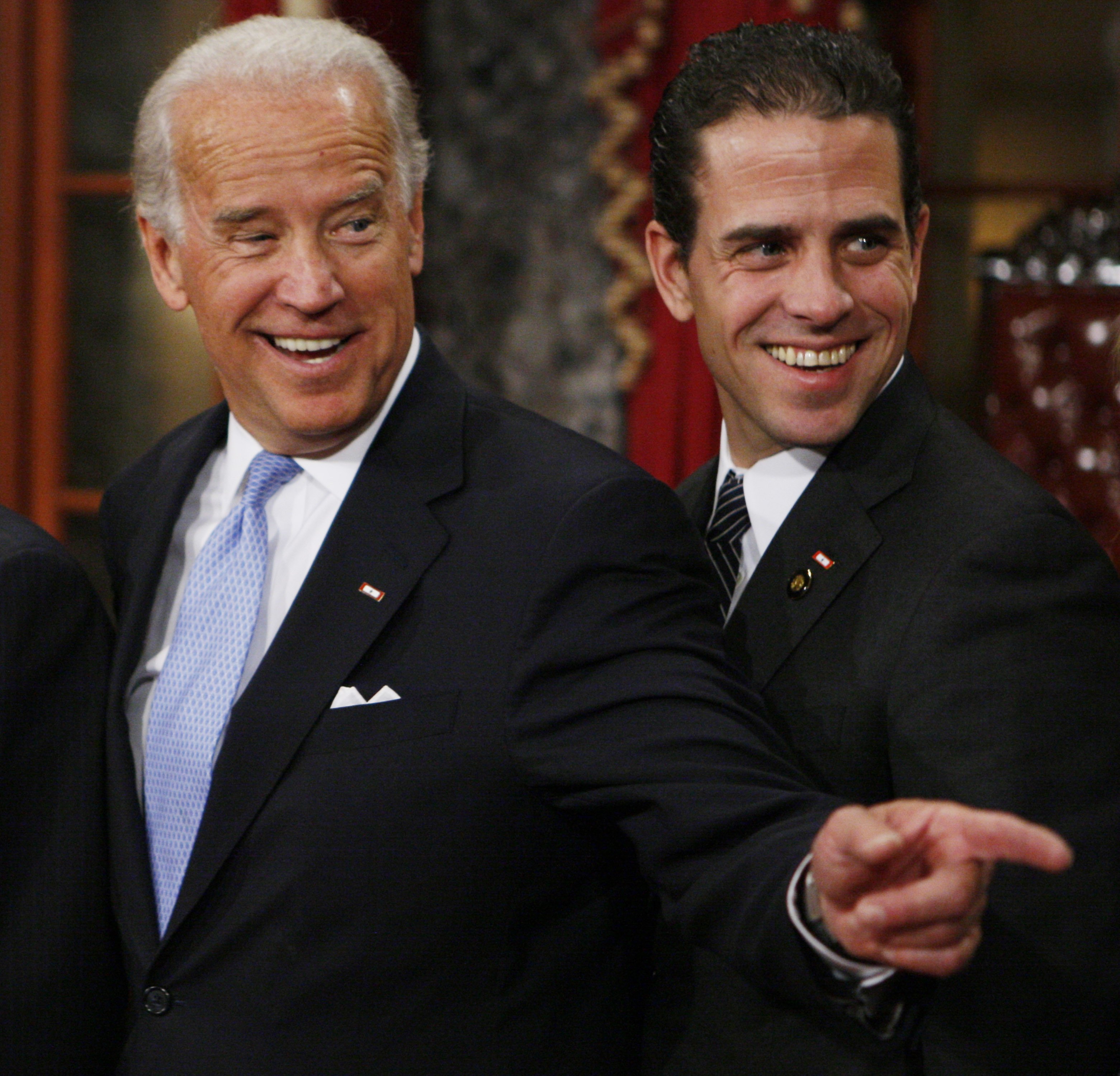 ▲▼2009年時任民主黨參議員的拜登（Joe Biden）與次子杭特（Hunter Biden）一同出席參議院宣誓儀式。（圖／達志影像／美聯社）