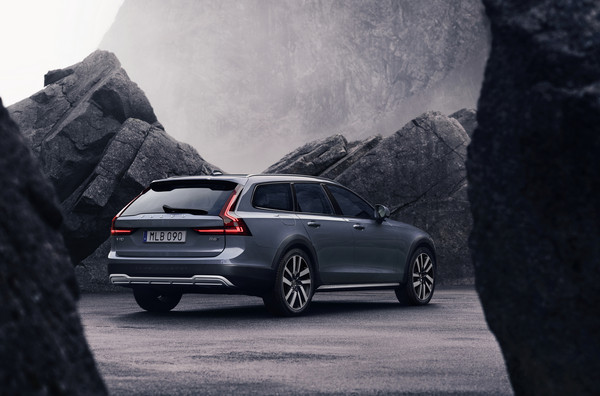 ▲2021年式Volvo V90 Cross Country跨界旅行車。（圖／翻攝自Volvo）