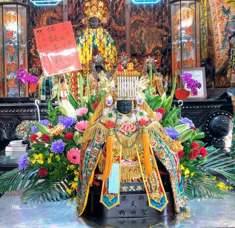 ▲百年佛祖迎城隍、新港開臺媽祖遶諸羅。(圖/記者翁伊森翻攝) ▲百年佛祖迎城隍、新港開臺媽祖遶諸羅。(圖/記者翁伊森翻攝)