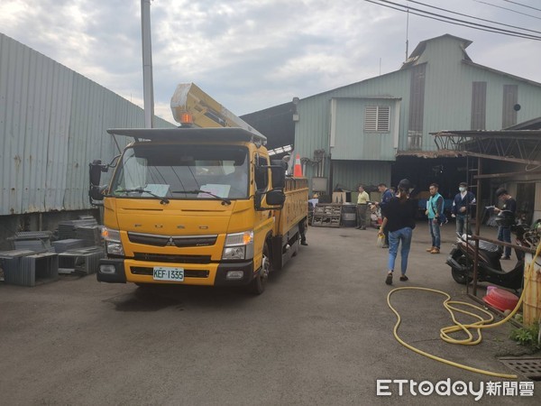 ▲▼ 貫徹工廠管理輔導法規定,執行非屬低污染之既有未登記工廠斷水斷電作業 。(圖/記者翁伊森翻攝) ▲▼ 貫徹工廠管理輔導法規定,執行非屬低污染之既有未登記工廠斷水斷電作業 。(圖/記者翁伊森翻攝)