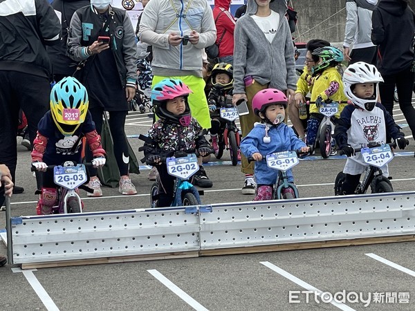 ▲▼麗寶賽車場舉辦滑步車競速，300位小小選手齊聚角逐冠軍。（圖／麗寶賽車場提供）