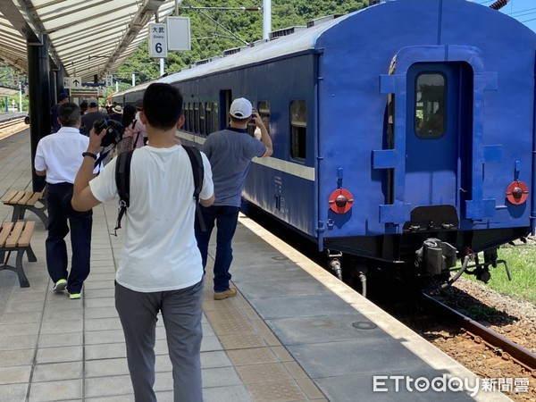 ▲台鐵局進入停駛計時的「藍皮列車」，最近超夯             。（圖／董阿成提供）