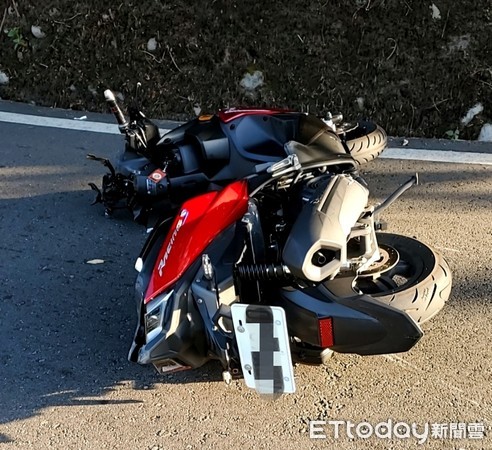 ▲▼台中太平區一輛機車與預拌水泥車發生碰撞,洪姓騎士當場遭輾斃。(圖/記者李忠憲翻攝) ▲▼台中太平區一輛機車與預拌水泥車發生碰撞,洪姓騎士當場遭輾斃。(圖/記者李忠憲翻攝)