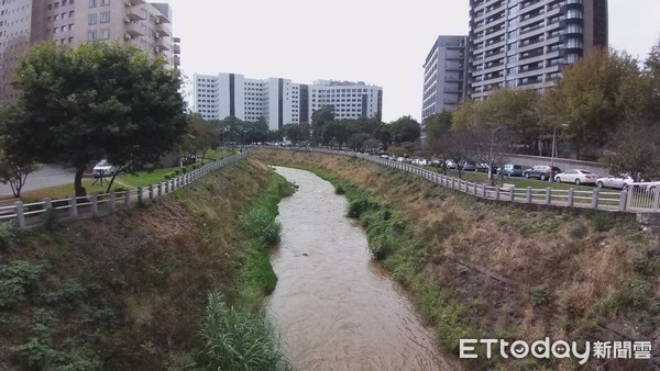 ▲▼天母西路「全陽柏悅」豪宅及磺溪彩虹健康步道。（圖／記者黃靖惠攝）