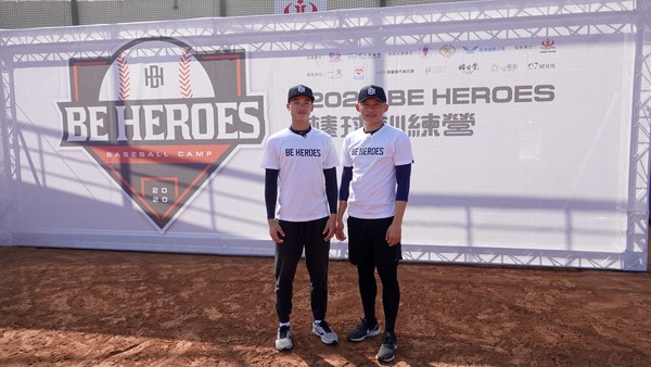 ▲彰化囝仔江國豪、林志綱返鄉教學,鼓勵小球員追夢。(圖/主辦單位提供) ▲彰化囝仔江國豪、林志綱返鄉教學,鼓勵小球員追夢。(圖/主辦單位提供)