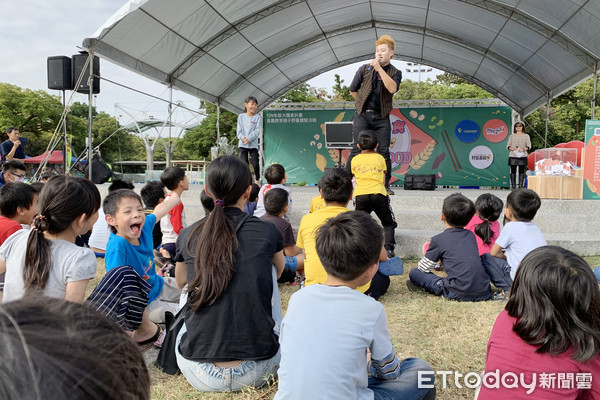 ▲今日「糧辰即食糧心好FOOD」食農教育親子野餐體驗活動，農糧署中區分署副分署長洪宏毅親臨參與外，雲林縣副縣長謝淑亞、斗六市長林聖爵及多名縣議員參與。（圖／記者蔡佩旻翻攝）