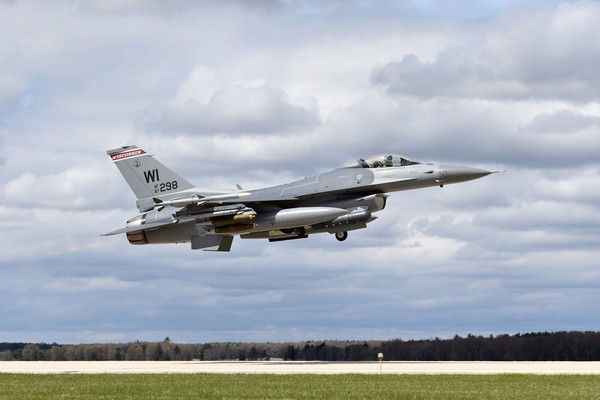 ▲▼威斯康辛空軍國民兵的F-16戰機在密西根州墜毀。（圖／翻攝自Facebook／115th Fighter Wing）