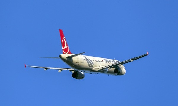 ▲土耳其航空一架空中巴士（Airbus）A321從英國倫敦希斯羅機場（Heathrow Airport）起飛。（圖／達志影像）