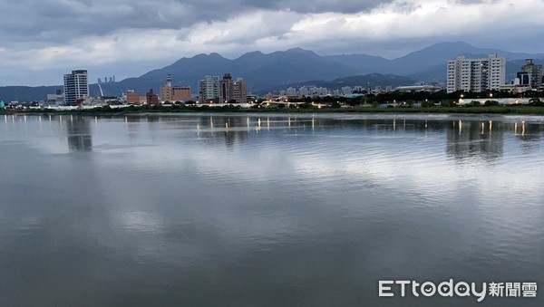 19歲女子遊艇落水。(圖/記者游宗樺攝) 19歲女子遊艇落水。(圖/記者游宗樺攝)