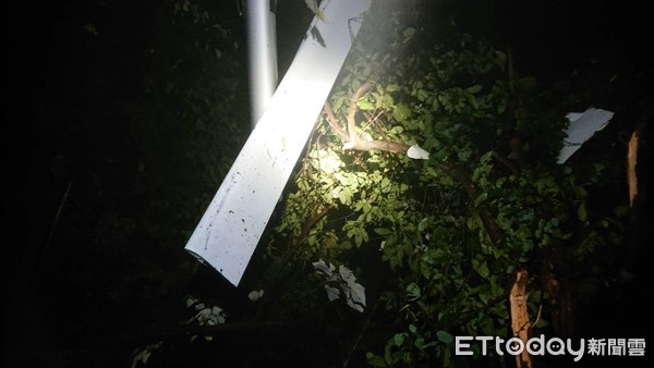 ▲▼屏東輕航機墜機。(圖/記者陳崑福翻攝) ▲▼屏東輕航機墜機。(圖/記者陳崑福翻攝)