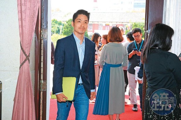 蔣萬安近日替政治受難者提案爭取財產返還,被解讀成為台北市長選舉提前布局。