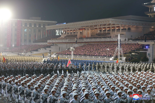 ▲▼北韓在勞動黨第8次全代會紀念閱兵中展現盛大軍容。（圖／路透社）