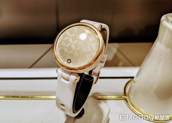 ▲Garmin推出錶面最小的智慧型腕錶Lily。（圖／記者陳俐穎攝）