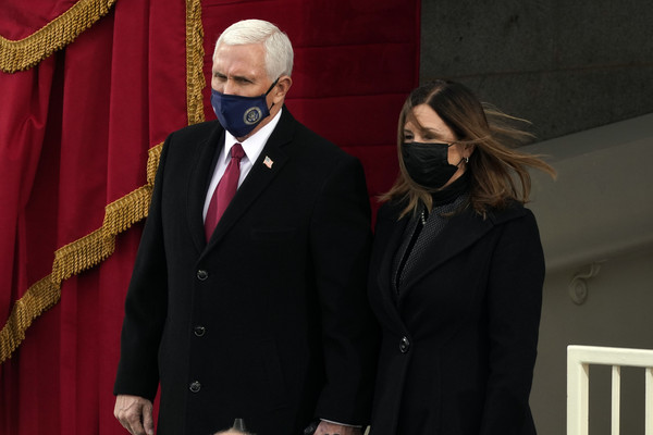 ▲▼美國前副總統彭斯（Mike Pence）與夫人凱倫（Karen Pence）。（圖／達志影像／美聯社）