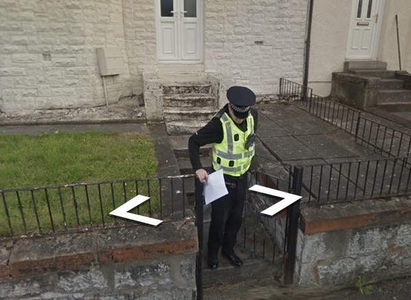 ▲▼ 英國男想買房，打開Google Maps街景發現有警察。（圖／翻攝自推特）