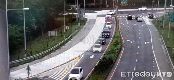 ▲14日起蘇花公路北返車潮已逐漸湧現。（圖／記者王兆麟翻攝，下同）