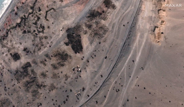 ▲▼  另據美國衛星公司Maxar發布的影像比較圖，可見班公湖部分地區在1月30日與2月16日之間，部分設施已移除。（圖／路透）
