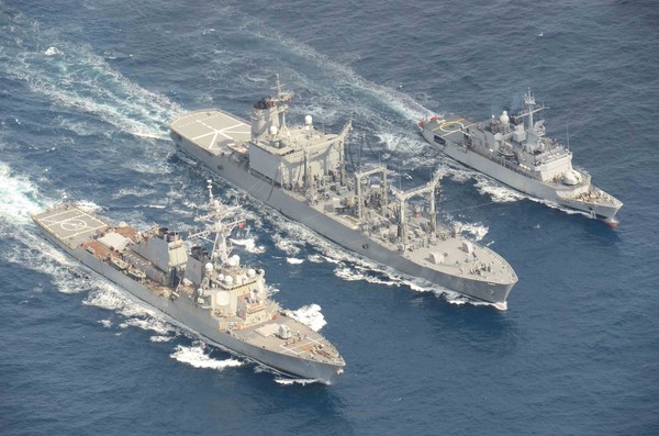 ▲▼美國、日本和法國軍艦在東海舉行聯合訓練。（圖／取自日本海上自衛隊）