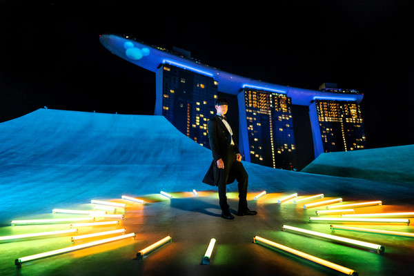 ▲▼ 林俊傑受邀在新加坡藝術科學館屋頂演出。（圖／迪士尼新加坡提供）