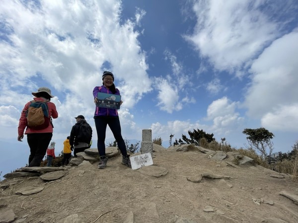 ▲▼7人登山隊單攻郡大山，1名34歲女子失聯。（圖／南投縣消防局提供）