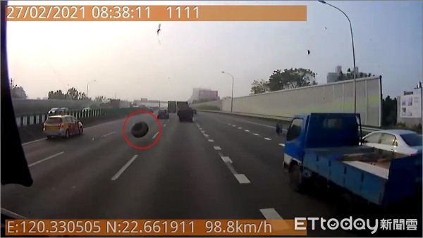 ▲▼奪命飛天輪噴飛瞬間畫面曝光。(圖/記者黃子倩翻攝) ▲▼奪命飛天輪噴飛瞬間畫面曝光。(圖/記者黃子倩翻攝)