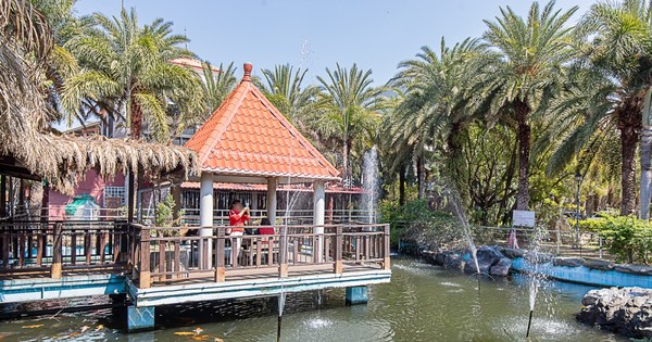 ▲▼台中南洋風庭園餐廳「東喜堂」。（圖／《柚香魚子醬的蹦蹦跳跳》提供）