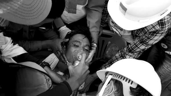 ▲▼ 緬甸反政變抗爭28日再傳警方開槍，至少2死。照片經變色處理。（圖／路透）