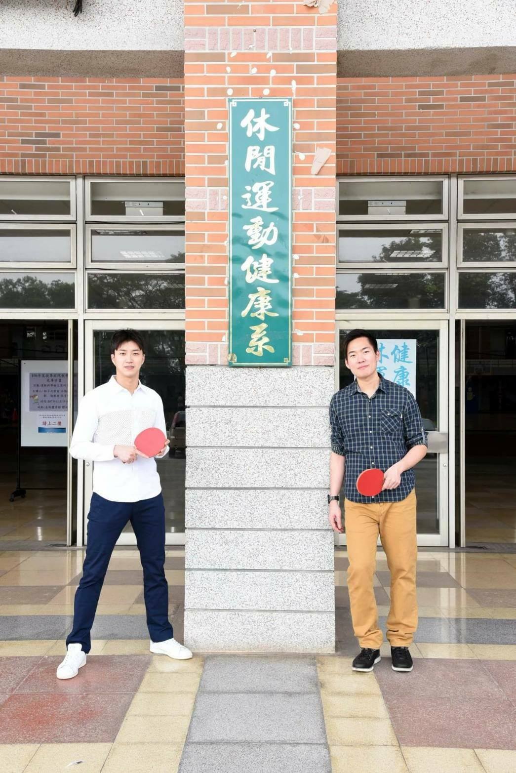 江宏傑婚後蠟燭三頭燒。(圖/翻攝自Facebook/江宏傑、屏科南風) 江宏傑婚後蠟燭三頭燒。(圖/翻攝自Facebook/江宏傑、屏科南風)