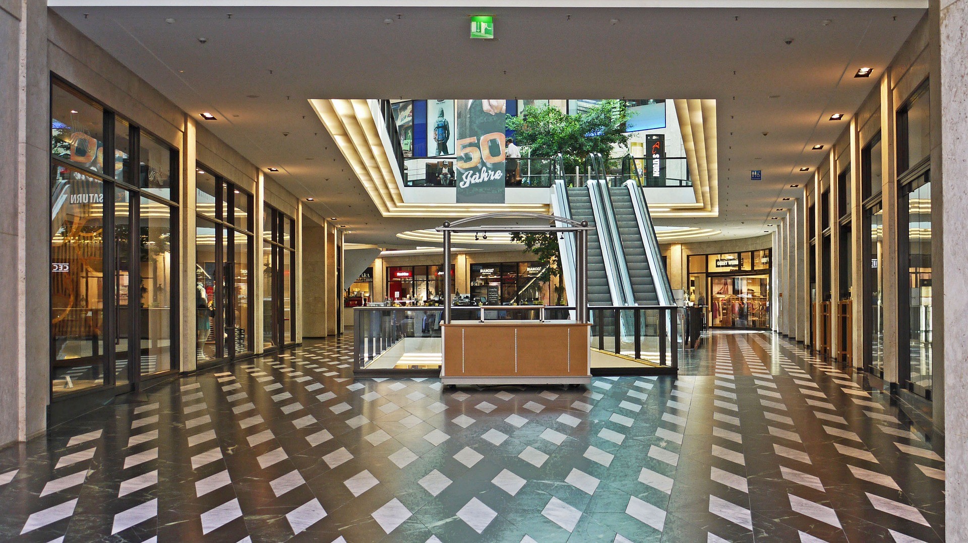 ▲▼購物中心,大型購物商場,百貨公司,mall,shopping center。（示意圖／Pixabay）