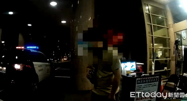 ▲男子吸到氯氣急向警方求救 。(圖/記者洪靖宜翻攝) ▲男子吸到氯氣急向警方求救 。(圖/記者洪靖宜翻攝)