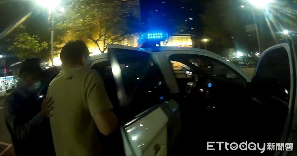 ▲男子吸到氯氣急向警方求救 。(圖/記者洪靖宜翻攝) ▲男子吸到氯氣急向警方求救 。(圖/記者洪靖宜翻攝)