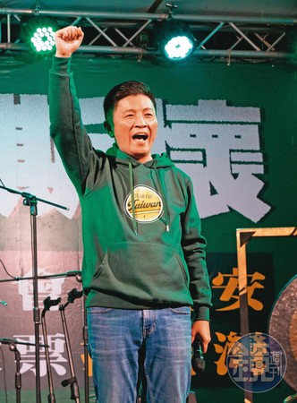 柯建銘力挺的鄭宏輝(圖)與在地議員李妍慧近日積極暖身、甚至「網內互打」,連林智堅都出面提醒雙方克制。