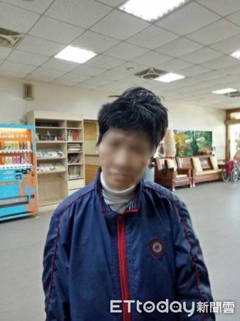 ▲台南市麻豆分局尋人高手巡佐吳孟宇,花3年的時間比對相關資料,終於查出24年前離家被宣告死亡的吳婦身分,助她與兄長見面團圓。(圖/記者林悅翻攝,下同) ▲台南市麻豆分局尋人高手巡佐吳孟宇,花3年的時間比對相關資料,終於查出24年前離家被宣告死亡的吳婦身分,助她與兄長見面團圓。(圖/記者林悅翻攝,下同)